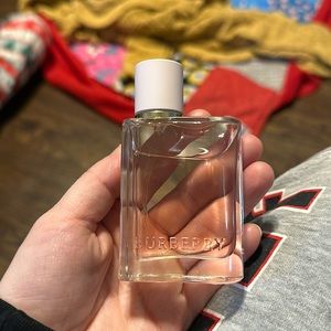 Burberry Her Perfume